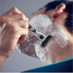 Gillette® Gillette Mach3 - 8 Stuks - Scheermesjes 12 Gillette® Gillette Mach3 - 8 Stuks - Scheermesjes -Gillette Winkel 1196x1200 37