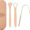 Nutty Green 3-Delige Tongschraper Set Inclusief Opbergcase - Tongreiniging Mondverzorging - Tongreiniger Mondhygiëne - RVS Schraper Voor Schone Tong Reiniging - Tongborstel Tegen Slechte Adem - Zero Waste Lifestyle 1 Nutty Green 3-Delige Tongschraper Set Inclusief Opbergcase - Tongreiniging Mondverzorging - Tongreiniger Mondhygiëne - RVS Schraper Voor Schone Tong Reiniging - Tongborstel Tegen Slechte Adem - Zero Waste Lifestyle -Gillette Winkel 1200x1007 1