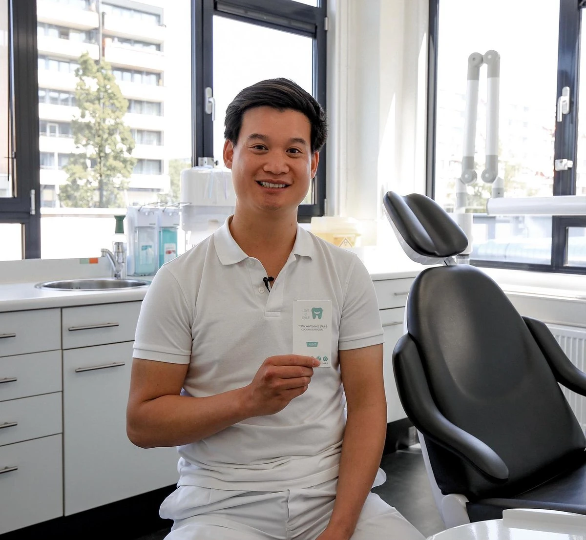 Love2smile PAP+ Premium Strips - Whitening Strips - De Natuurlijke Tandenbleker Van Nederland & België - Goedgekeurde Tandenbleek Strips - Teeth Whitening Strips - Wittere Tanden - Zonder Peroxide 7 Love2smile PAP+ Premium Strips - Whitening Strips - De Natuurlijke Tandenbleker Van Nederland & België - Goedgekeurde Tandenbleek Strips - Teeth Whitening Strips - Wittere Tanden - Zonder Peroxide - Afbeelding 5