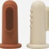 Mushie Finger Toothbrush Clay/Sand - Vingertandenborstel Baby - 2 Stuks Per Verpakking - Tandenborstel Siliconen -Gillette Winkel 1200x1117