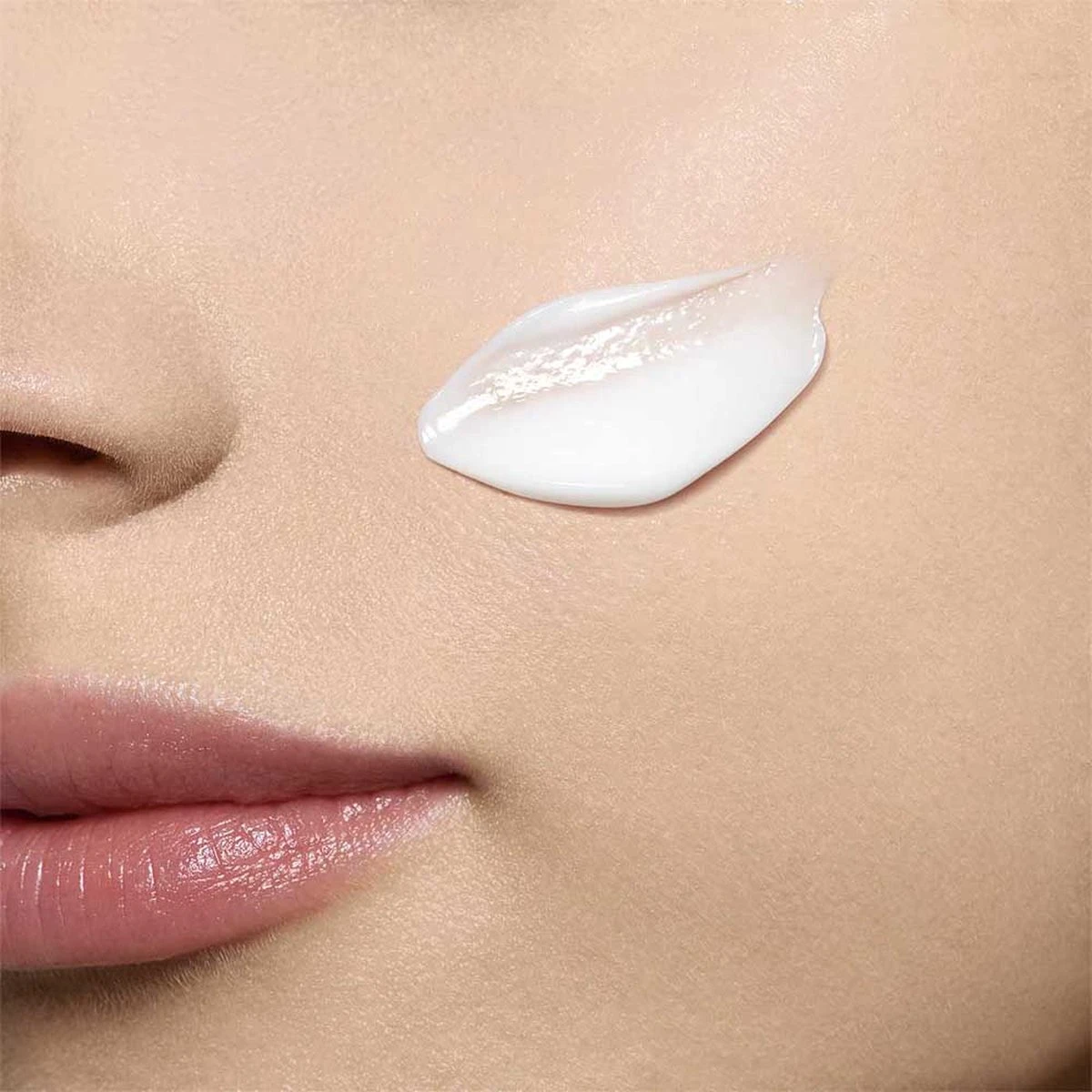 Clarins Hydra-Essentiel Crème Désaltérante - Dagcrème - 50 Ml 10 Clarins Hydra-Essentiel Crème Désaltérante - Dagcrème - 50 Ml - Afbeelding 8