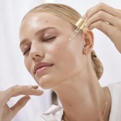 RITUALS The Ritual Of Namaste Hyaluronic Acid Natural Booster - 20 Ml -Gillette Winkel 1200x1200 1330