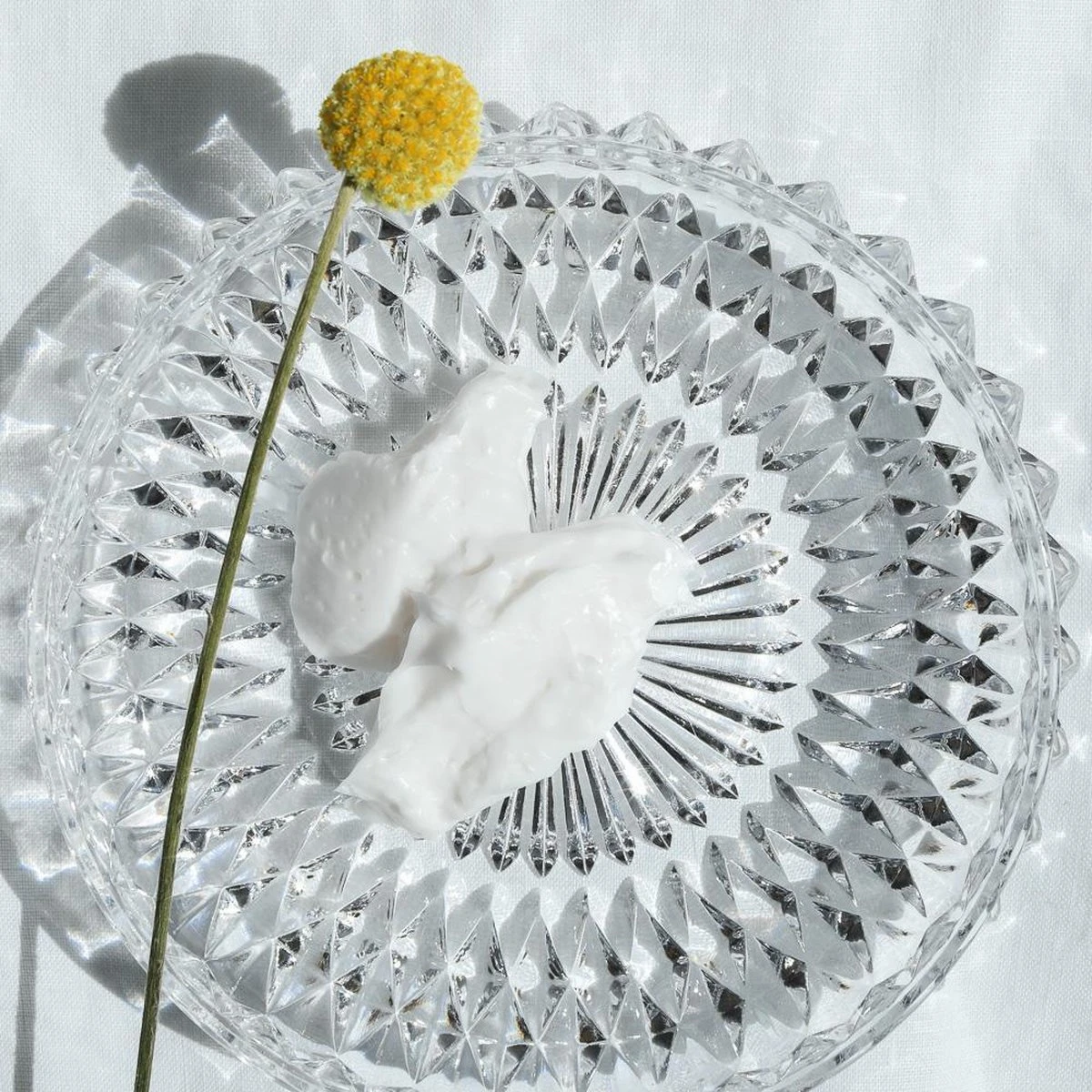 Oogcrème Van Nordic Oil© - Met CBD En Hyaluronzuur - 10 Ml - Vermindert Vermoeide Ogen En Donkere Kringen 6 Oogcrème Van Nordic Oil© - Met CBD En Hyaluronzuur - 10 Ml - Vermindert Vermoeide Ogen En Donkere Kringen - Afbeelding 4