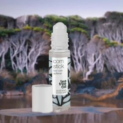 Australian Bodycare Corn Stick 9 Ml - Anti-likdoorn Roller Die De Huid Verzacht En Verzorgt Met Tea Tree Olie - Eerste Hulp Bij Eksterogen En Likdoorns Met Roll-on Voor Eenvoudige Applicatie - Salicylzuur Lost De Eelt Op En Verzacht Likdoorns -Gillette Winkel 1200x1200 1918