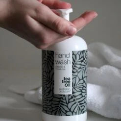 Australian Bodycare Hand Wash 500 Ml - Vochtinbrengende & Effectieve Handzeep Met 100% Natuurlijke Tea Tree Olie - Effectief Tegen Vuil - Houdt De Goede Flora Van De Huid In Balans - Geschikt Voor Alle Huidtypen -Gillette Winkel 1200x1200 1974