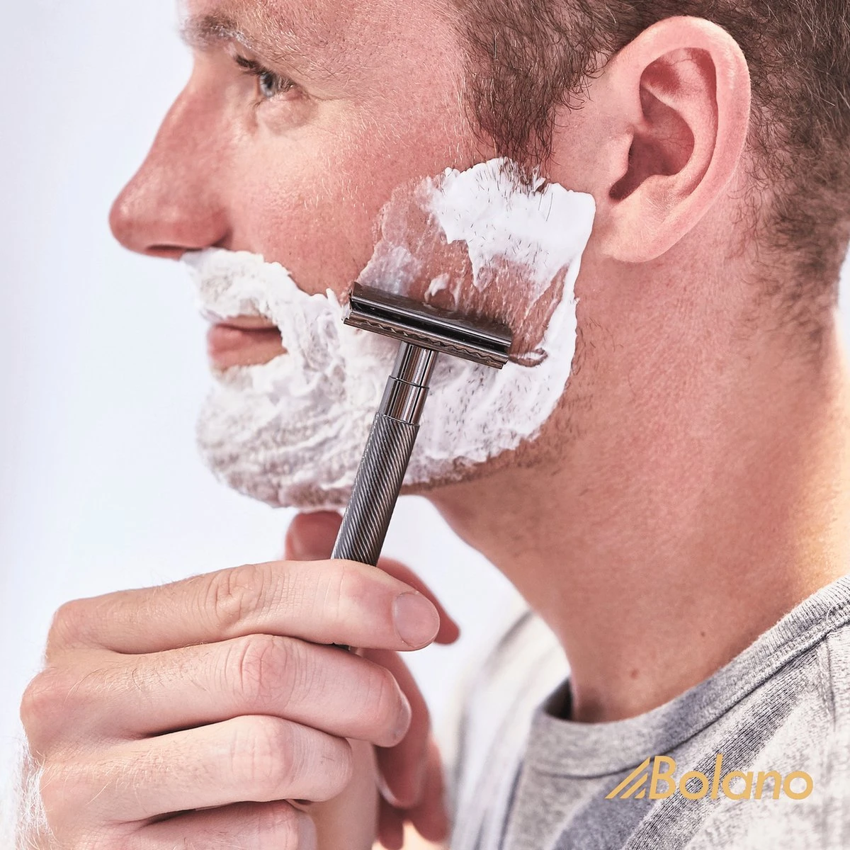Bolano® Safety Razor Set Black Metallic + 25 Double Edge Scheermesjes + Houder - Klassiek Scheermes Voor Mannen En Vrouwen - Messing 9 Bolano® Safety Razor Set Black Metallic + 25 Double Edge Scheermesjes + Houder - Klassiek Scheermes Voor Mannen En Vrouwen - Messing - Afbeelding 7