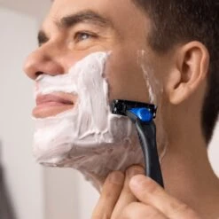 BIC Hybrid 3 Flex Scheermesjes Voor Mannen - 12 Navulmesjes - Geen Houder 15 BIC Hybrid 3 Flex Scheermesjes Voor Mannen - 12 Navulmesjes - Geen Houder -Gillette Winkel 1200x1200 2411