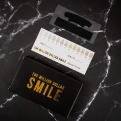 The Million Dollar Smile® - Teeth Whitening Strips - Crest Whitestrips -Tandenbleken - 28 Bleekstrips - 14 Behandelingen - Professionele Tandenbleek Strips - Tandenblekers - Wittere Tanden - Zonder Peroxide - Tanden Bleken - -Gillette Winkel 1200x1200 35