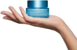 Clarins Hydra-Essentiel Crème Désaltérante - Dagcrème - 50 Ml 15 Clarins Hydra-Essentiel Crème Désaltérante - Dagcrème - 50 Ml -Gillette Winkel 1200x783 13