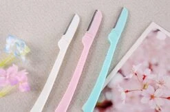 KELERINO. Dermaplaning - Wenkbrauw Scheermesjes - Eyebrow Razor - Inklapbaar - 3 Stuks 13 KELERINO. Dermaplaning - Wenkbrauw Scheermesjes - Eyebrow Razor - Inklapbaar - 3 Stuks -Gillette Winkel 1200x794 6