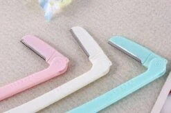 KELERINO. Dermaplaning - Wenkbrauw Scheermesjes - Eyebrow Razor - Inklapbaar - 3 Stuks 12 KELERINO. Dermaplaning - Wenkbrauw Scheermesjes - Eyebrow Razor - Inklapbaar - 3 Stuks -Gillette Winkel 1200x798 3