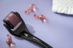 Merkloos Dermar Roller Titanium - Gezichtsroller - Derma Roller Gezicht -Gillette Winkel 1200x799 18