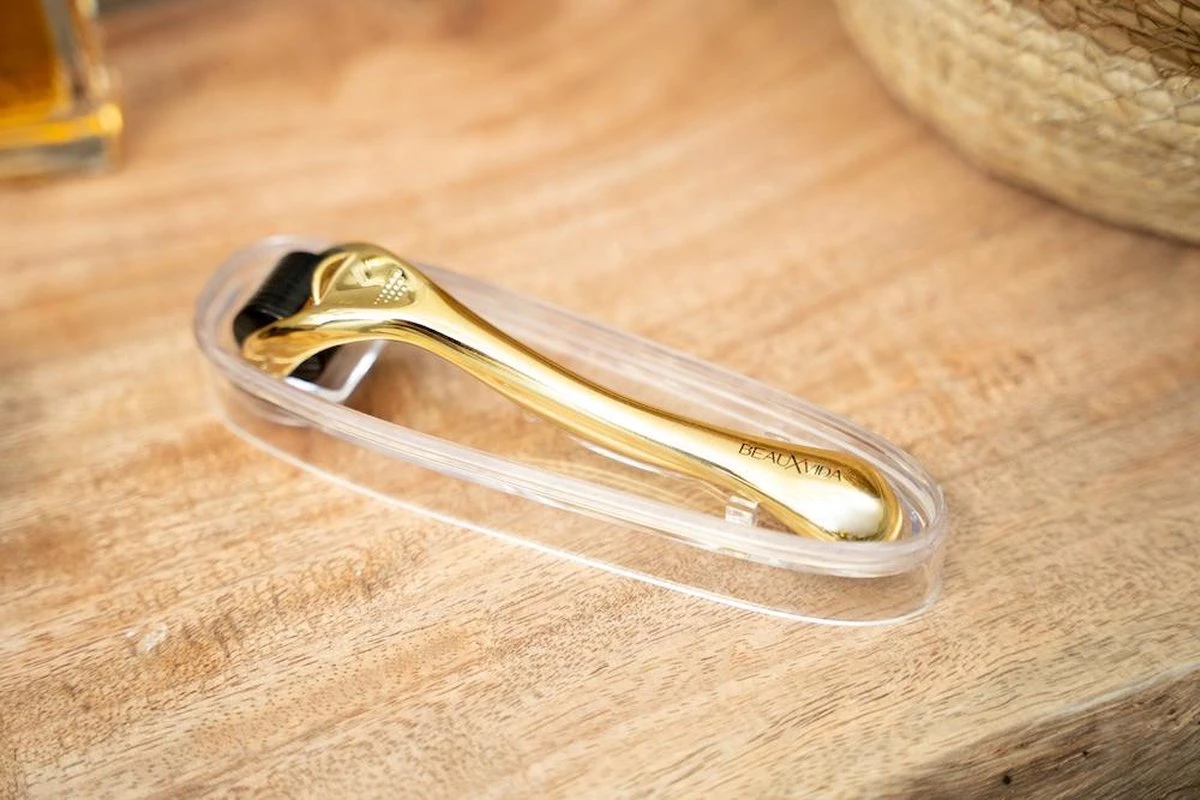Titanium - 540 Micro-Needle 0.5mm DermaRoller | Skin Roller | Gezichts- En Huidverzorging | Huidverjonging | Steriel Verpakt | Gold Edition 12 Titanium - 540 Micro-Needle 0.5mm DermaRoller | Skin Roller | Gezichts- En Huidverzorging | Huidverjonging | Steriel Verpakt | Gold Edition - Afbeelding 10