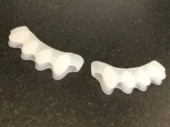 Scarlet Health | Teenspreider "Spreader III"; 1 Paar (2 Stuks) Gelhouder Van Zachte Siliconen; 5-teen Spreider Voor Hallux Valgus, Hamertenen, Kogelvormige Tenen. Vaandel 8 Scarlet Health | Teenspreider "Spreader III"; 1 Paar (2 Stuks) Gelhouder Van Zachte Siliconen; 5-teen Spreider Voor Hallux Valgus, Hamertenen, Kogelvormige Tenen. Vaandel -Gillette Winkel 1200x900 15