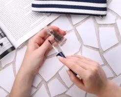 Herome Nagelriemverwijderaar - Cuticle Remover - Binnen 1 Minuut Elastische, Zachte En Soepele Nagelriemen - Verwijdert Losse Velletjes - 10ml. -Gillette Winkel 1200x960 3