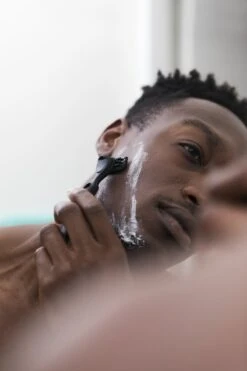 Boldking The Kit- Scheermes Voor Gevoelige Huid (Houder + 4 Scheermesjes + Gratis Aftershave Cream) 12 Boldking The Kit- Scheermes Voor Gevoelige Huid (Houder + 4 Scheermesjes + Gratis Aftershave Cream) -Gillette Winkel 800x1200 34