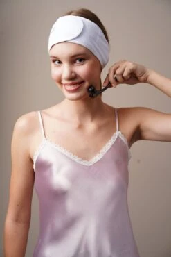 SkinTone® - Gezichtroller - 3D Massage Roller Gezicht - Gezichtsmassage Roller - Face Roller - Incl Opbergetui – Kaakroller – Massageroller - Face Lift - 3D Facelift – Kaakroller - Jade - Bindweefselmassage - Bindweefsel - Gezicht Spier – Milu - Tool -Gillette Winkel 802x1200 3