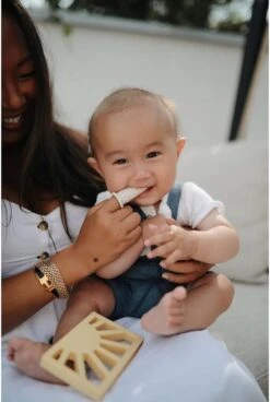 Mushie Finger Toothbrush Clay/Sand - Vingertandenborstel Baby - 2 Stuks Per Verpakking - Tandenborstel Siliconen 26 Mushie Finger Toothbrush Clay/Sand - Vingertandenborstel Baby - 2 Stuks Per Verpakking - Tandenborstel Siliconen -Gillette Winkel 806x1200 2