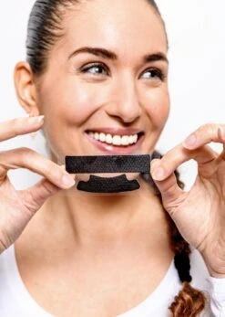 Love2smile PAP+ Premium Strips - Whitening Strips - De Natuurlijke Tandenbleker Van Nederland & België - Goedgekeurde Tandenbleek Strips - Teeth Whitening Strips - Wittere Tanden - Zonder Peroxide 13 Love2smile PAP+ Premium Strips - Whitening Strips - De Natuurlijke Tandenbleker Van Nederland & België - Goedgekeurde Tandenbleek Strips - Teeth Whitening Strips - Wittere Tanden - Zonder Peroxide -Gillette Winkel 854x1200