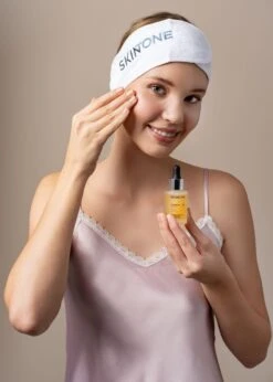 SkinTone® Vitamine C 20% Serum Booster - Met Vitamine E & Hyaluronzuur - Gezichtsserum - Collageen - Anti Rimpel - Anti Acne - Tegen Pigmentvlekken - 30ml – Vrouwen – Mannen – Gezicht – Vitamin – Verzorging – Puisten - Puistjes -Gillette Winkel 856x1200 2