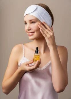 SkinTone® Vitamine C 20% Serum Booster - Met Vitamine E & Hyaluronzuur - Gezichtsserum - Collageen - Anti Rimpel - Anti Acne - Tegen Pigmentvlekken - 30ml – Vrouwen – Mannen – Gezicht – Vitamin – Verzorging – Puisten - Puistjes -Gillette Winkel 856x1200 3