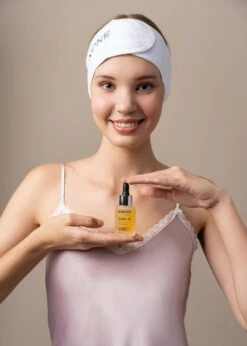 SkinTone® Vitamine C 20% Serum Booster - Met Vitamine E & Hyaluronzuur - Gezichtsserum - Collageen - Anti Rimpel - Anti Acne - Tegen Pigmentvlekken - 30ml – Vrouwen – Mannen – Gezicht – Vitamin – Verzorging – Puisten - Puistjes -Gillette Winkel 856x1200 4