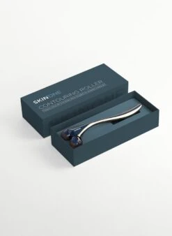 SkinTone® - Gezichtroller - 3D Massage Roller Gezicht - Gezichtsmassage Roller - Face Roller - Incl Opbergetui – Kaakroller – Massageroller - Face Lift - 3D Facelift – Kaakroller - Jade - Bindweefselmassage - Bindweefsel - Gezicht Spier – Milu - Tool