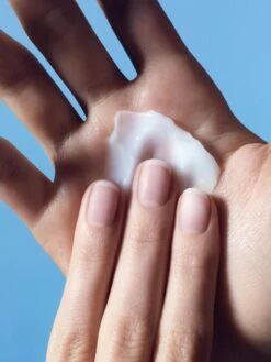 La Roche-Posay Cicaplast Handcrème - 3x50ml - Beschadigde Huid 11 La Roche-Posay Cicaplast Handcrème - 3x50ml - Beschadigde Huid -Gillette Winkel 900x1200 14