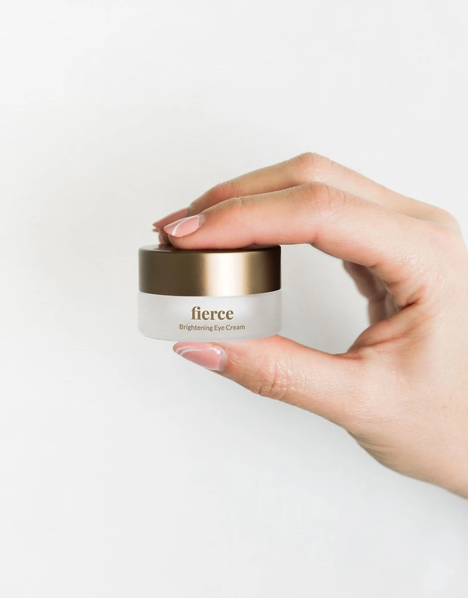 Oogcrème Van Nordic Oil© - Met CBD En Hyaluronzuur - 10 Ml - Vermindert Vermoeide Ogen En Donkere Kringen 5 Oogcrème Van Nordic Oil© - Met CBD En Hyaluronzuur - 10 Ml - Vermindert Vermoeide Ogen En Donkere Kringen - Afbeelding 3