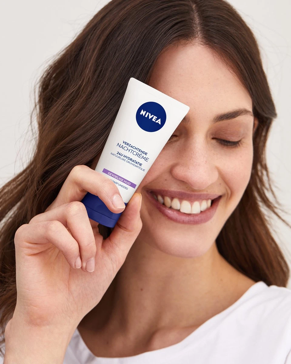 NIVEA Essentials Sensitive - 3 X 50 Ml - Nachtcrème 8 NIVEA Essentials Sensitive - 3 X 50 Ml - Nachtcrème - Afbeelding 6