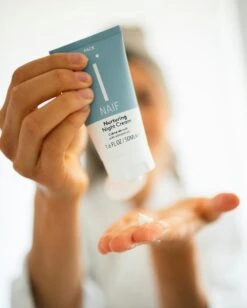 Naïf Voedende Nachtcrème - Voor Elk Huidtype - 50ml Gezichtsverzorging - Met Natuurlijke Ingrediënten -Gillette Winkel 961x1200 3