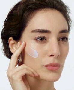 L’Oréal Paris Revitalift Filler Nachtcrème - 50 Ml - Anti Rimpel 32 L’Oréal Paris Revitalift Filler Nachtcrème - 50 Ml - Anti Rimpel -Gillette Winkel 993x1200 3